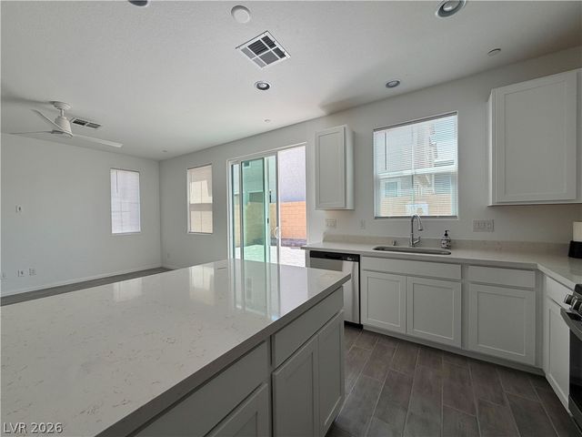 75 Corzine Cliffs Court, Las Vegas, NV 89183