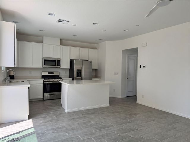 75 Corzine Cliffs Court, Las Vegas, NV 89183