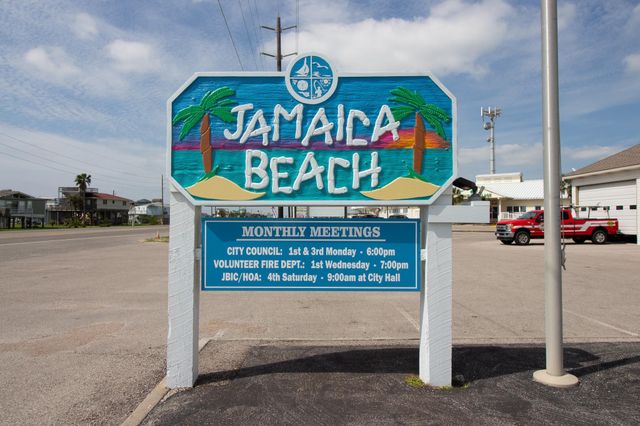 16703 Curlew Road Road, Jamaica Beach, TX 77554