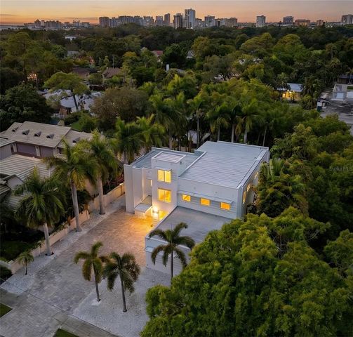 1751 HAWTHORNE STREET, Sarasota, FL 34239