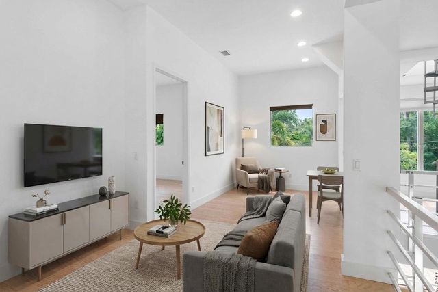 1751 HAWTHORNE STREET, Sarasota, FL 34239