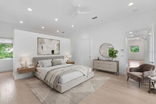 1751 HAWTHORNE STREET, Sarasota, FL 34239