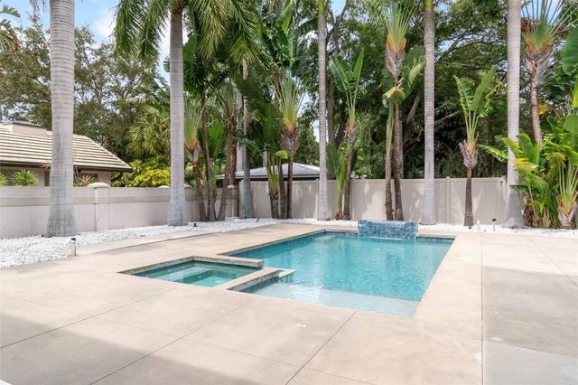 1751 HAWTHORNE STREET, Sarasota, FL 34239