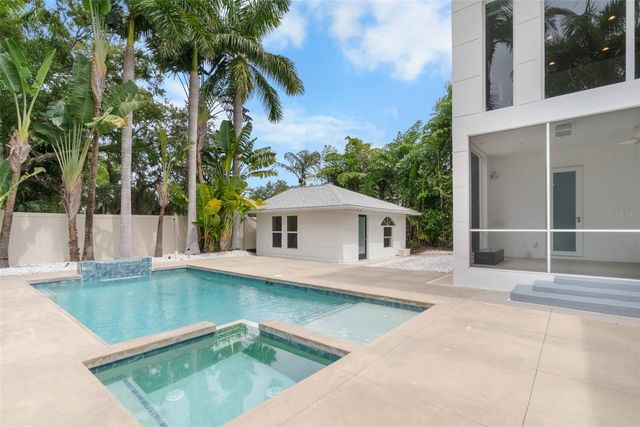 1751 HAWTHORNE STREET, Sarasota, FL 34239
