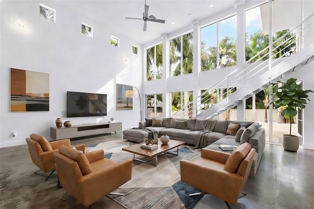 1751 HAWTHORNE STREET, Sarasota, FL 34239