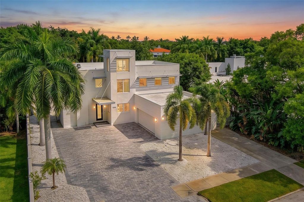 1751 HAWTHORNE STREET, Sarasota, FL 34239