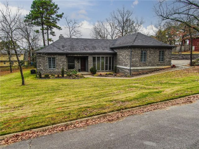 12 Live Oak Lane, Russellville, AR 72801