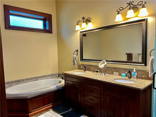 12 Live Oak Lane, Russellville, AR 72801