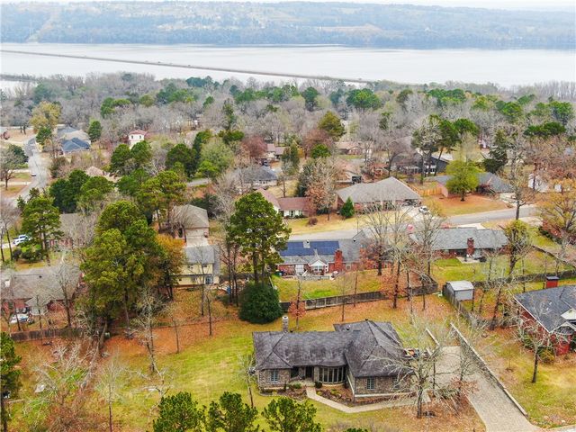 12 Live Oak Lane, Russellville, AR 72801