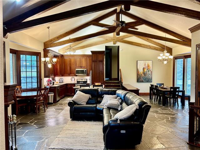 12 Live Oak Lane, Russellville, AR 72801