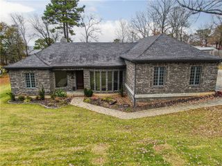 12 Live Oak Lane, Russellville, AR 72801