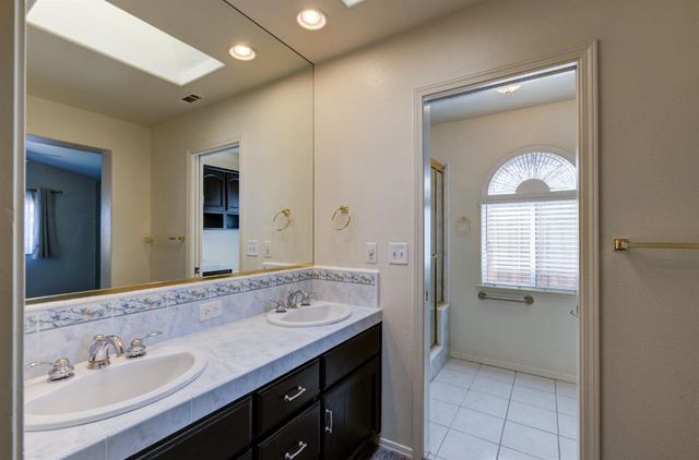 1955 Backowski Avenue, Clovis, CA 93611