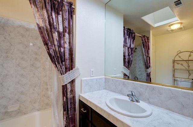 1955 Backowski Avenue, Clovis, CA 93611