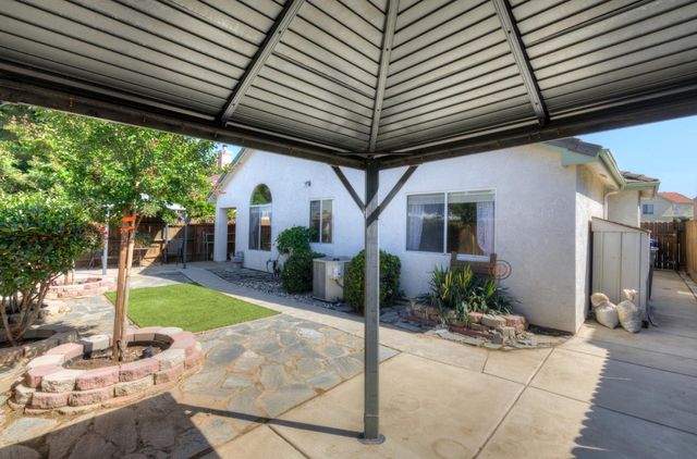 1955 Backowski Avenue, Clovis, CA 93611