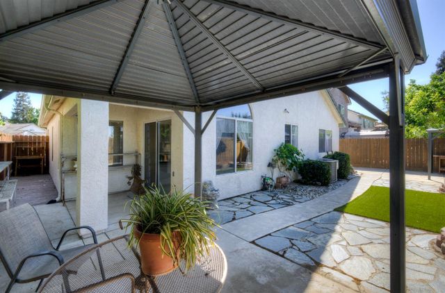 1955 Backowski Avenue, Clovis, CA 93611