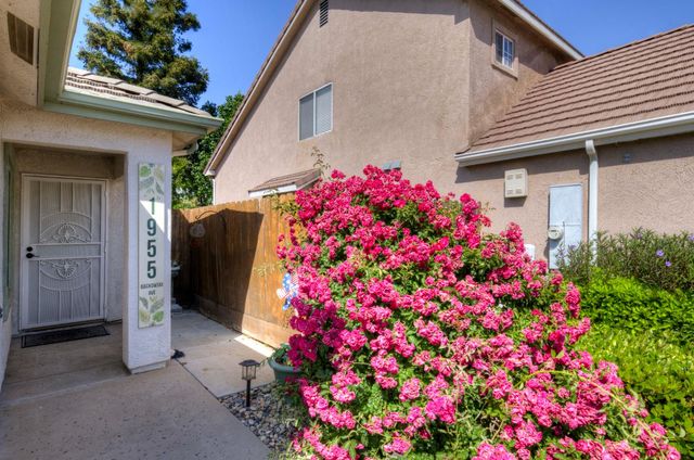 1955 Backowski Avenue, Clovis, CA 93611