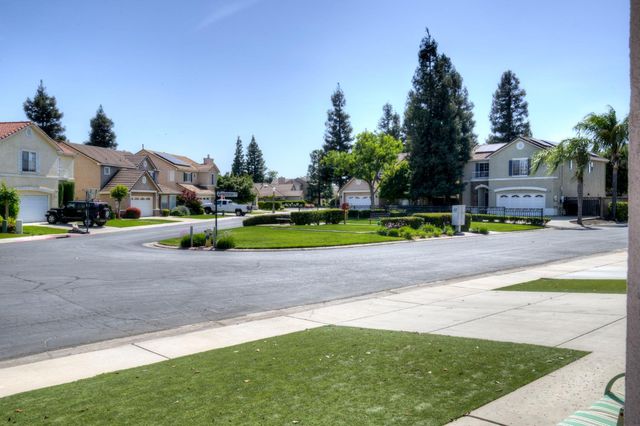 1955 Backowski Avenue, Clovis, CA 93611