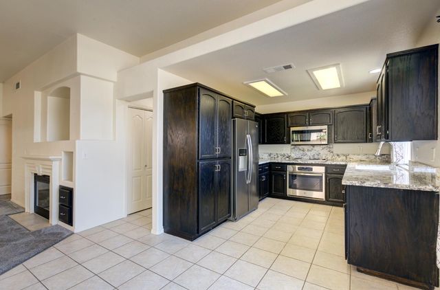 1955 Backowski Avenue, Clovis, CA 93611