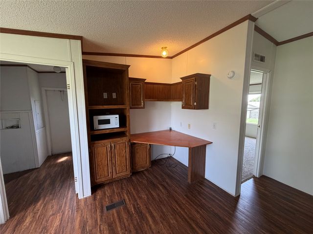 104 Hill Top Court, Springtown, TX 76082
