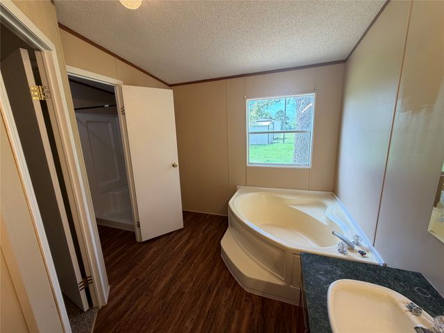 104 Hill Top Court, Springtown, TX 76082