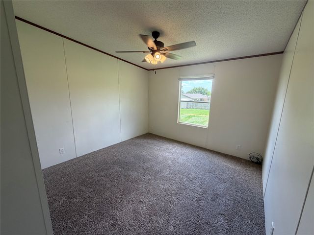 104 Hill Top Court, Springtown, TX 76082
