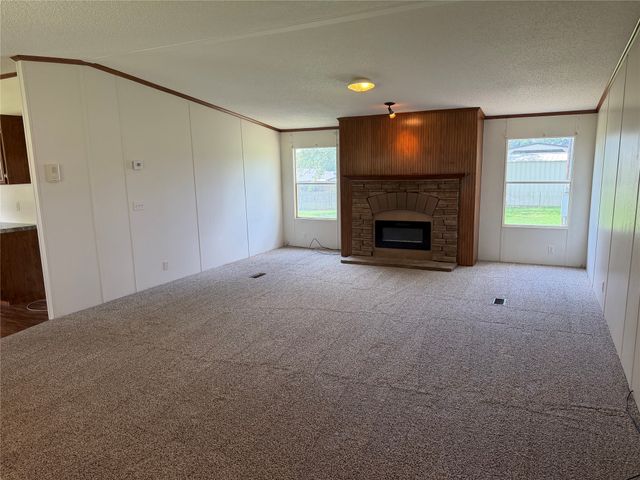 104 Hill Top Court, Springtown, TX 76082