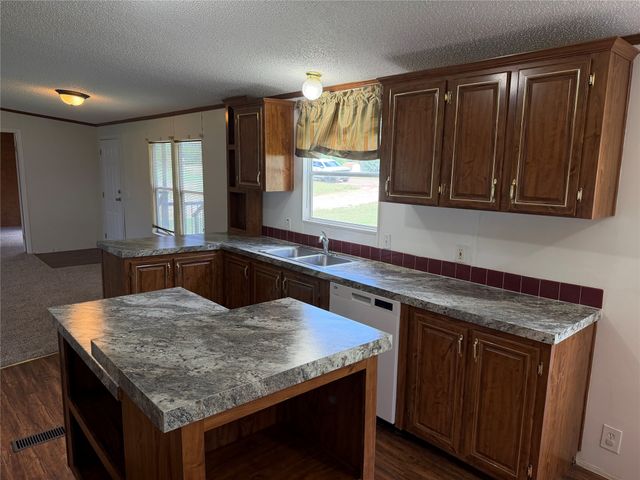 104 Hill Top Court, Springtown, TX 76082