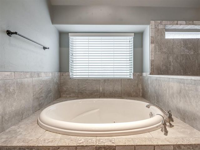 1800 NW 198th Street, Edmond, OK 73012