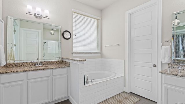 303 CANYON VIEW RUN, San Antonio, TX 78258