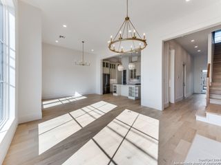 103 E Wildwood Apt B, San Antonio, TX 78212