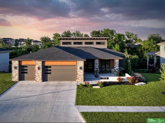 5815 N 208th Street, Elkhorn, NE 68022
