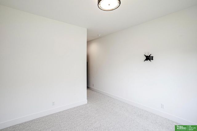 5815 N 208th Street, Elkhorn, NE 68022