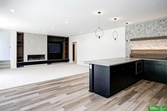 5815 N 208th Street, Elkhorn, NE 68022