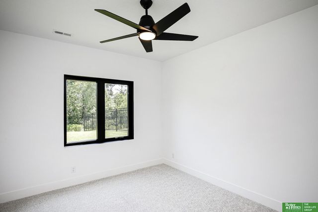 5815 N 208th Street, Elkhorn, NE 68022