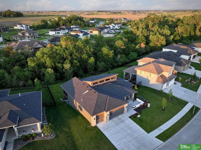 5815 N 208th Street, Elkhorn, NE 68022