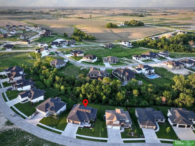 5815 N 208th Street, Elkhorn, NE 68022