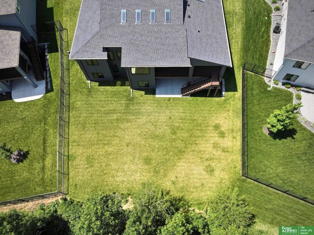 5815 N 208th Street, Elkhorn, NE 68022