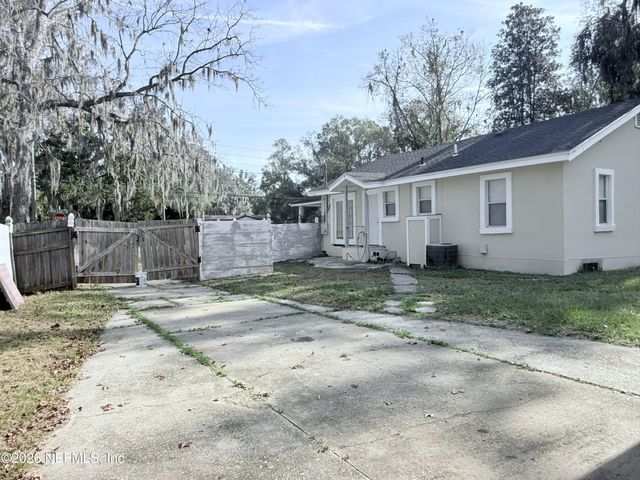 10728 OLD KINGS Road, Jacksonville, FL 32219