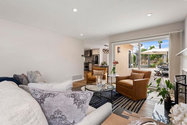 1504 Valleda Lane, Encinitas, CA 92024