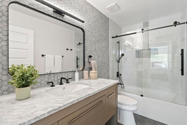 1504 Valleda Lane, Encinitas, CA 92024