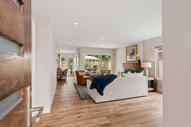 1504 Valleda Lane, Encinitas, CA 92024