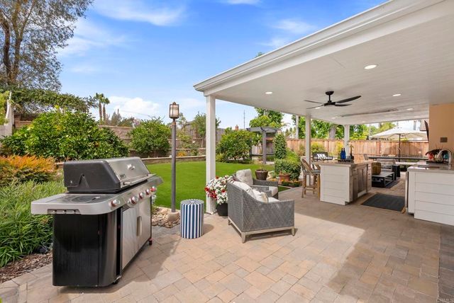 1504 Valleda Lane, Encinitas, CA 92024