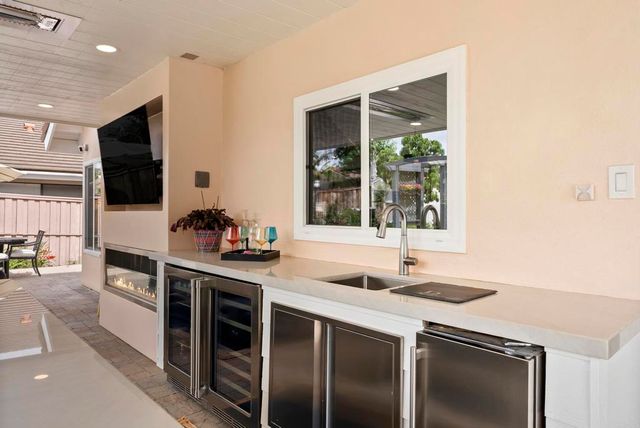 1504 Valleda Lane, Encinitas, CA 92024