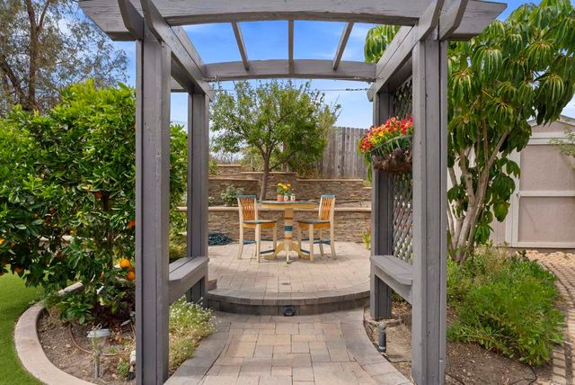 1504 Valleda Lane, Encinitas, CA 92024