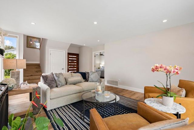 1504 Valleda Lane, Encinitas, CA 92024