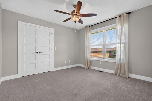 5746 E Park Place, Strafford, MO 65757