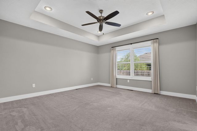 5746 E Park Place, Strafford, MO 65757