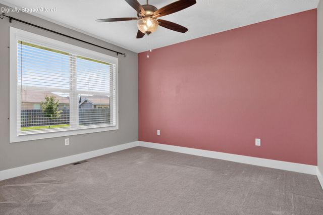 5746 E Park Place, Strafford, MO 65757