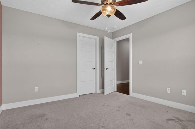 5746 E Park Place, Strafford, MO 65757