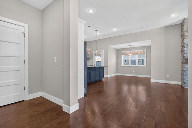 5746 E Park Place, Strafford, MO 65757